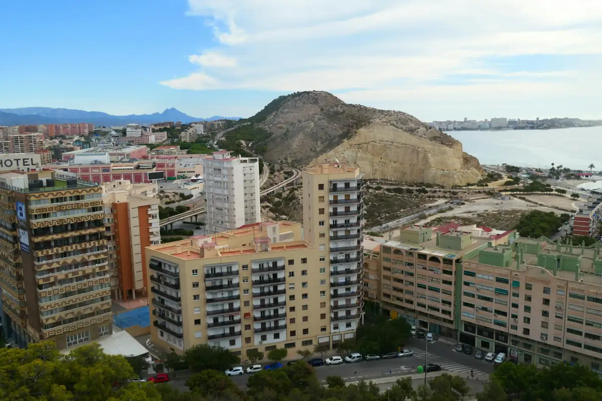 Vista panorámica Alicante Inmobiliaria – Dónde comprar en 2025