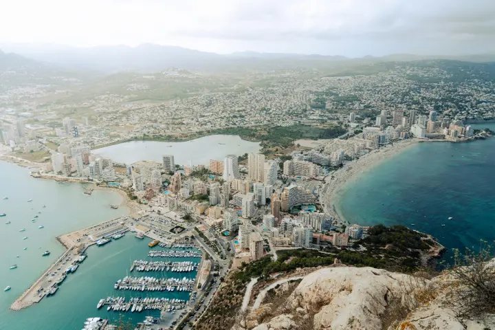 Vue aérienne de la Costa Blanca où se situe notre agence immobilière