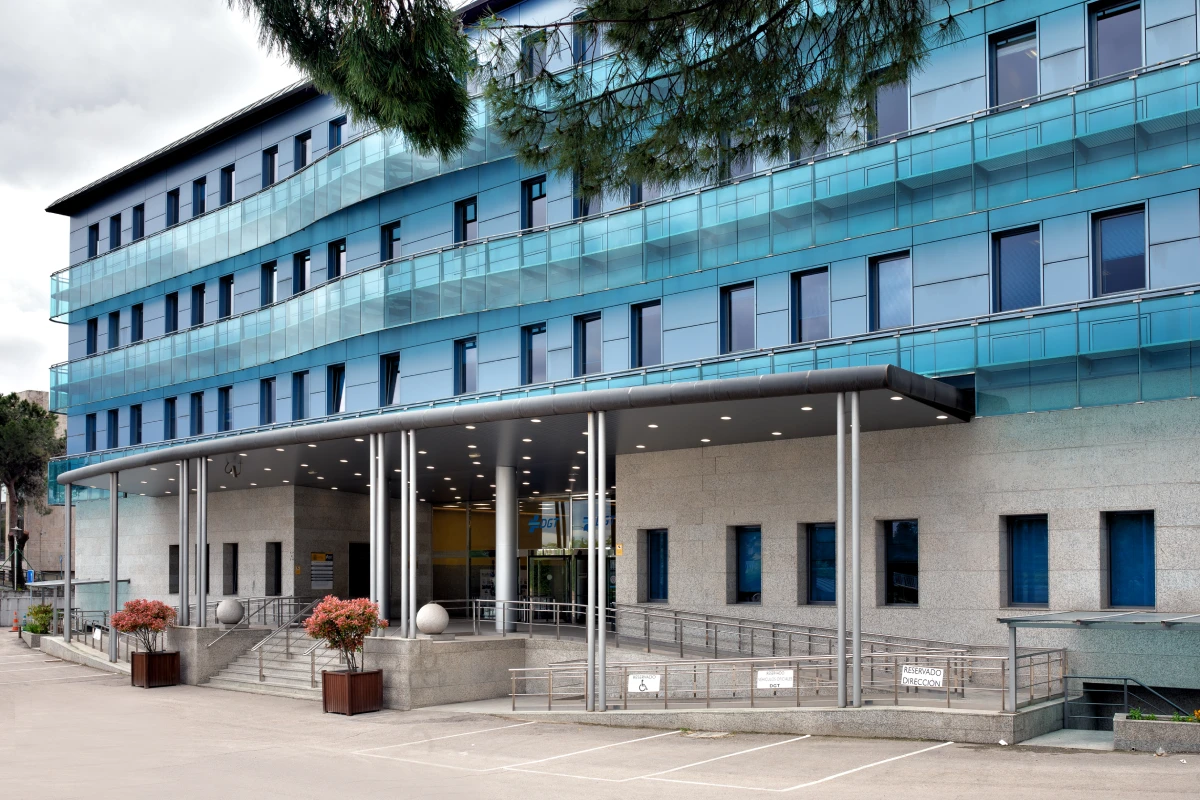 Façade d'un bureau de la DGT (Dirección General de Tráfico) en Espagne où se fait le canje