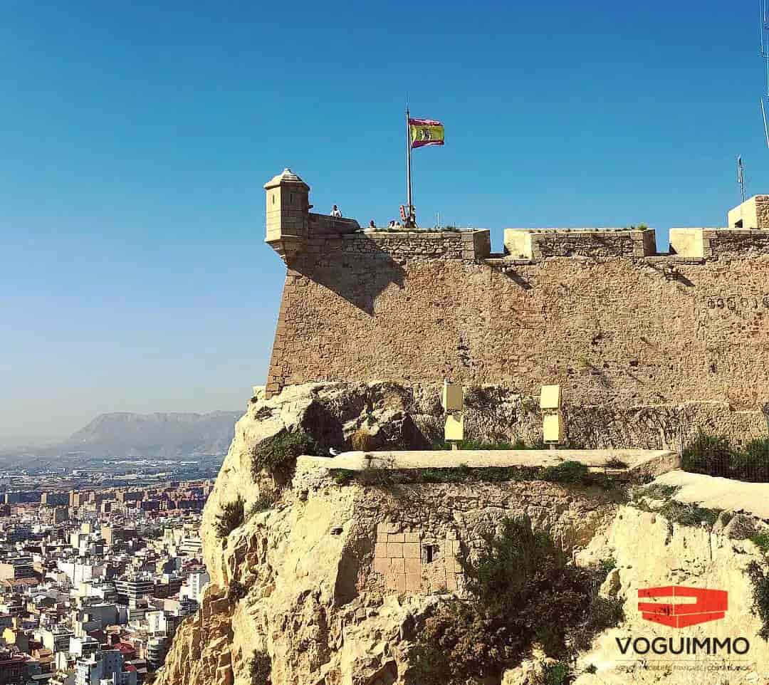 Castillo de Santa Bárbara, símbolo de nuestra agencia inmobiliaria en Alicante