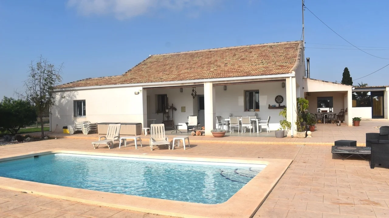 Vue piscine villa à Elx Elche Alicante