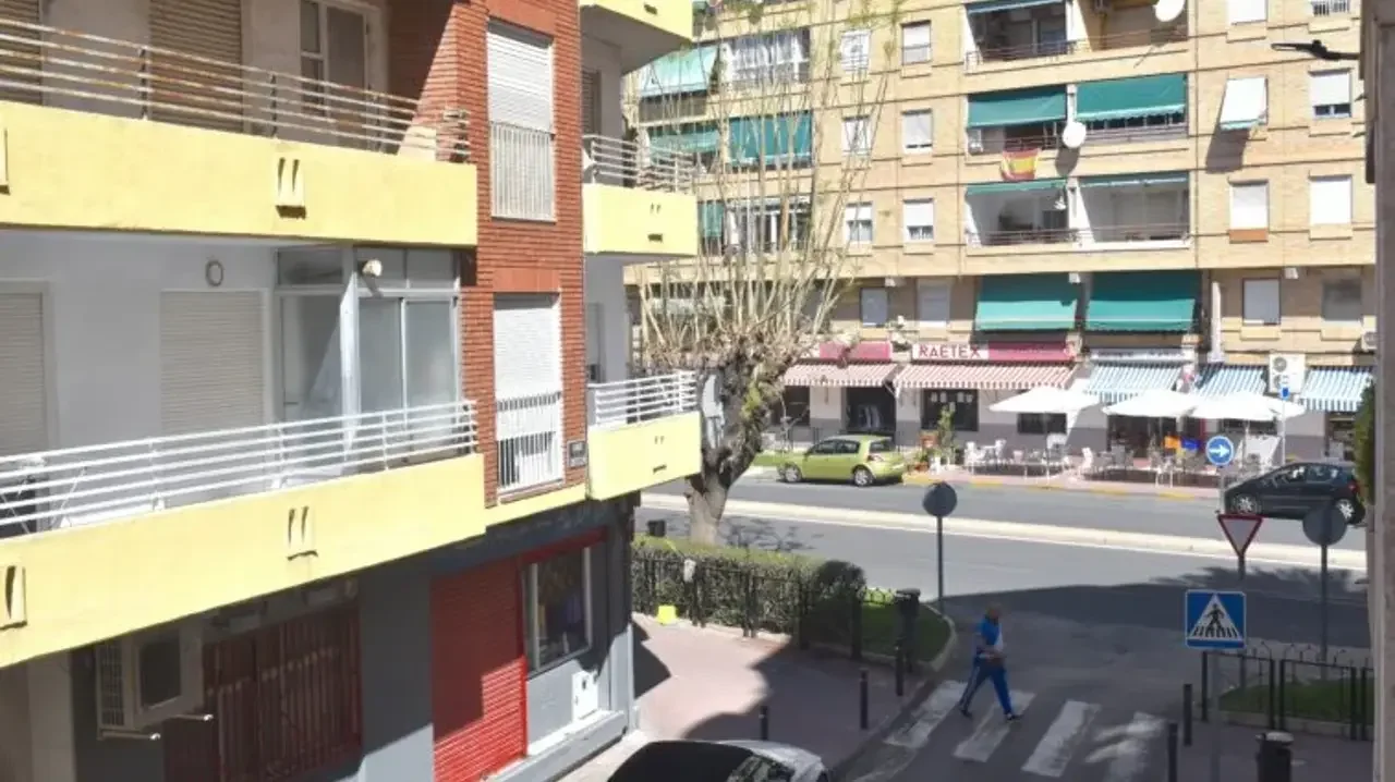 Vue exterieur rue appartement Crevillent Alicante